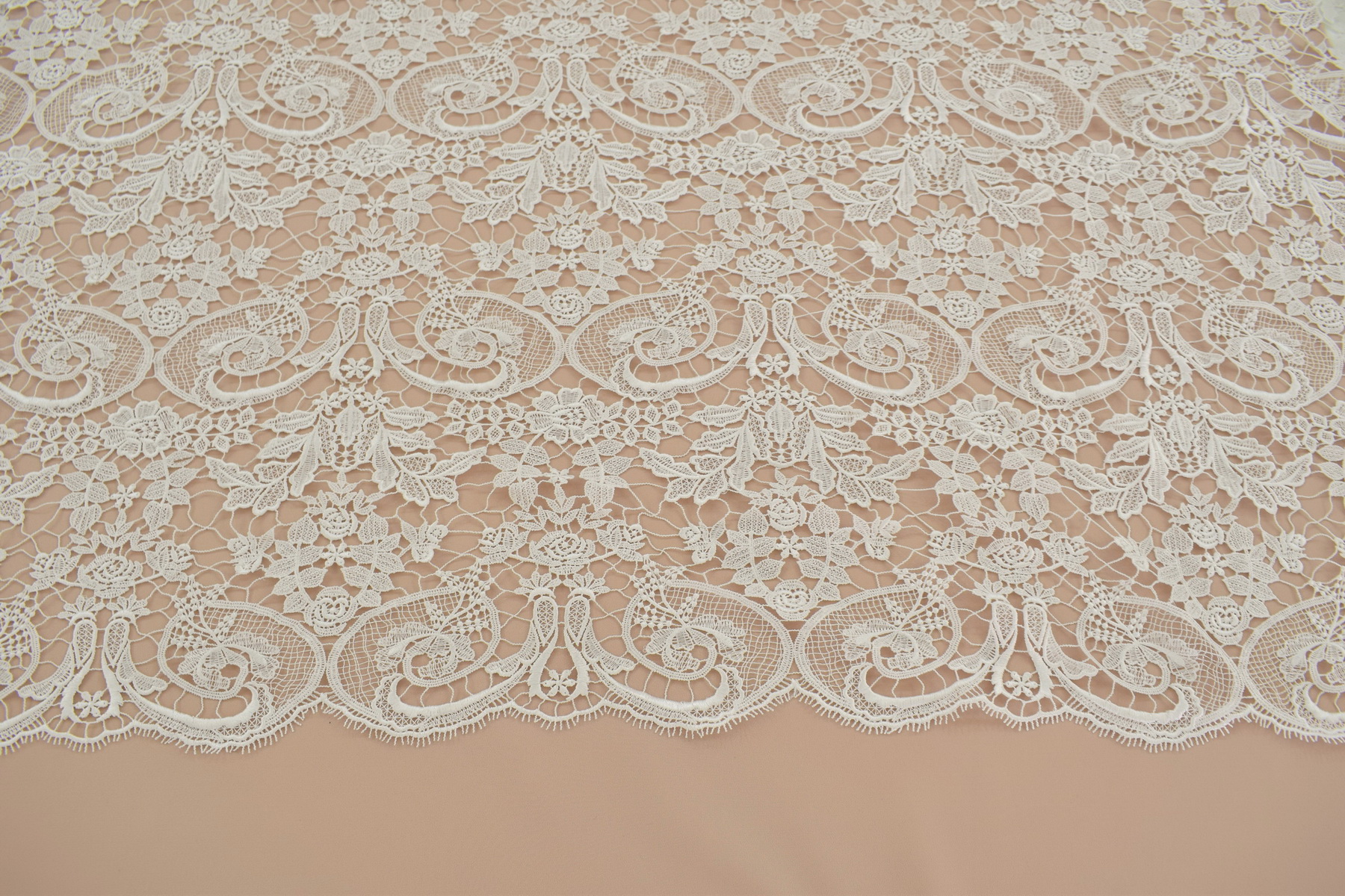 Sale: Guipure &laquo;8327-1&raquo