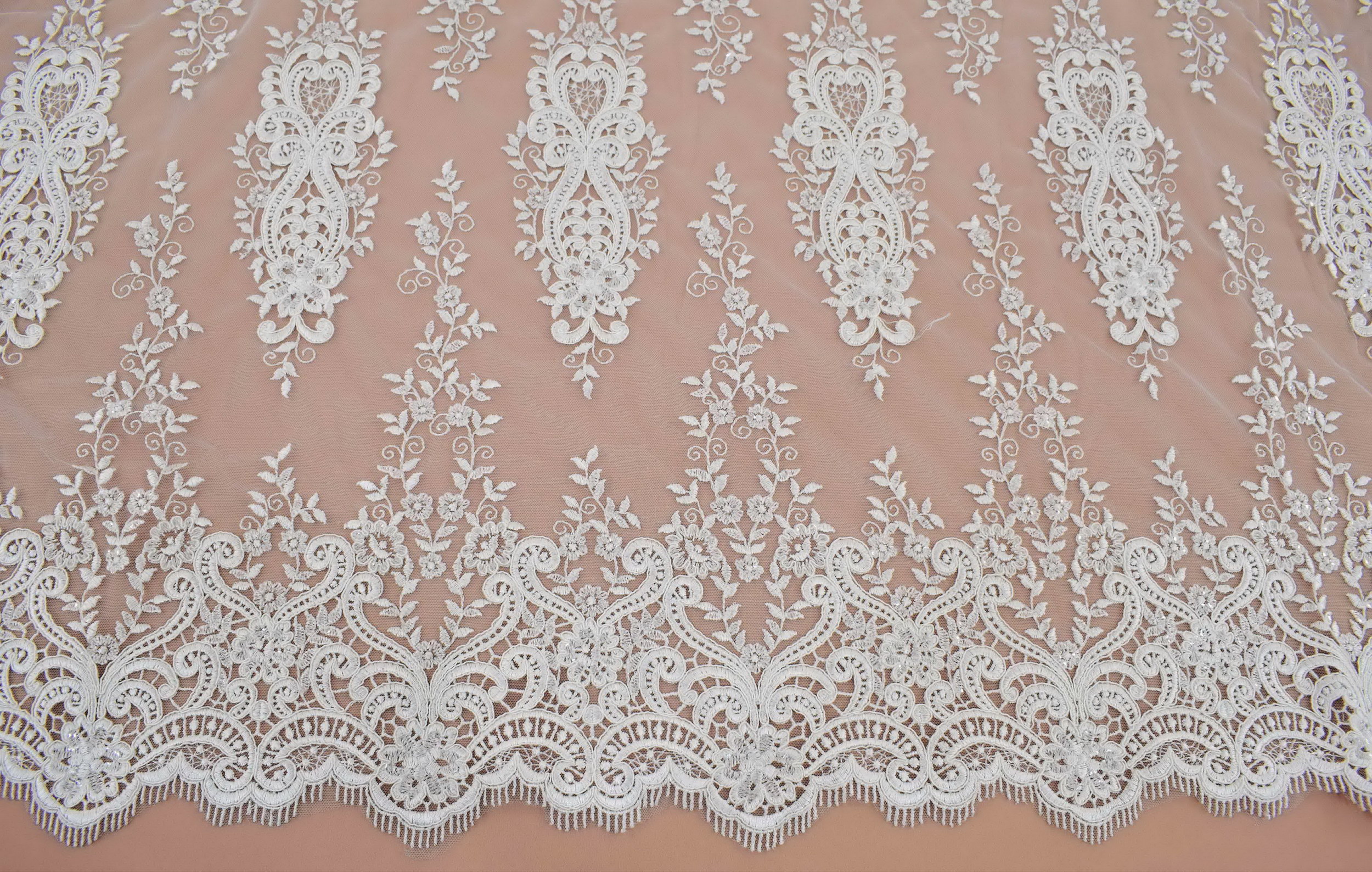 Sale: Guipure &laquo;8752&raquo