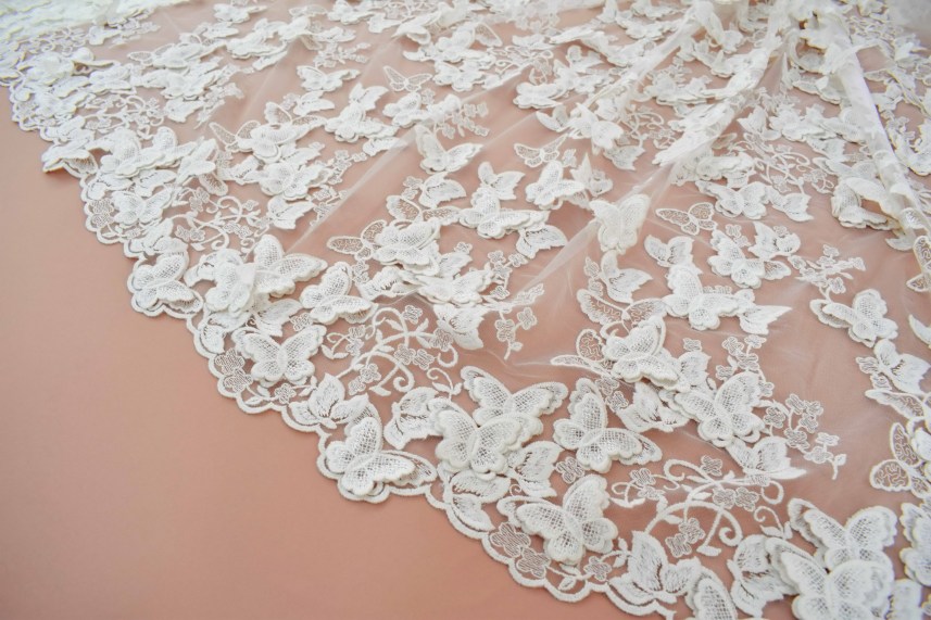 Sale: Guipure &laquo;1821&raquo