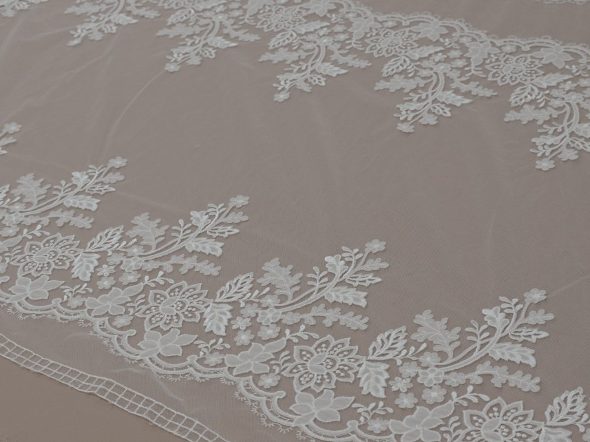 Sale: Guipure &laquo;2132&raquo;