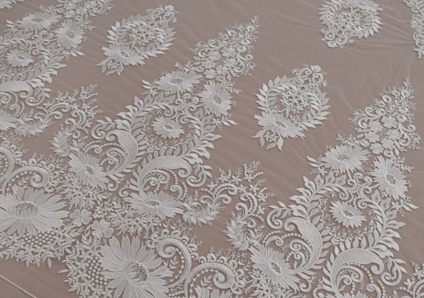 Sale: Guipure &laquo;67063&raquo;