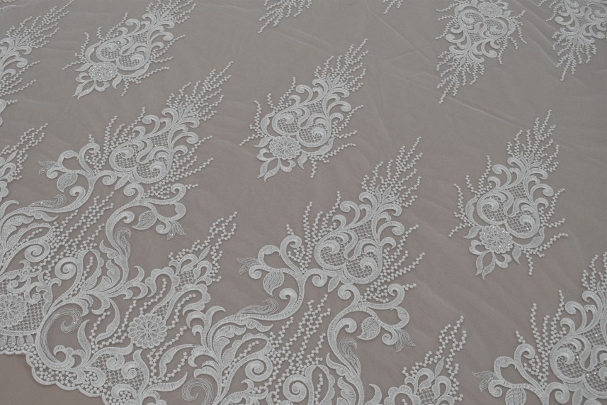 Guipure: With sequins &laquo;8899&raquo